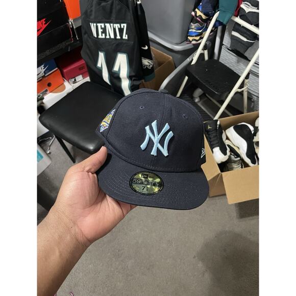 Size 7 5/8-NY Yankees MLB Cloud Under 1996 Fitted Hat Navy - Picture 1 of 5
